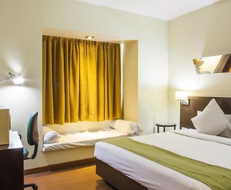 Sandhya Hotel Hyderabad Eksteriør billede