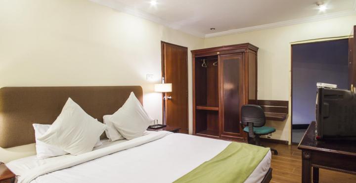 Sandhya Hotel Hyderabad Eksteriør billede