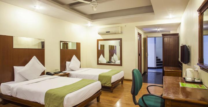 Sandhya Hotel Hyderabad Eksteriør billede